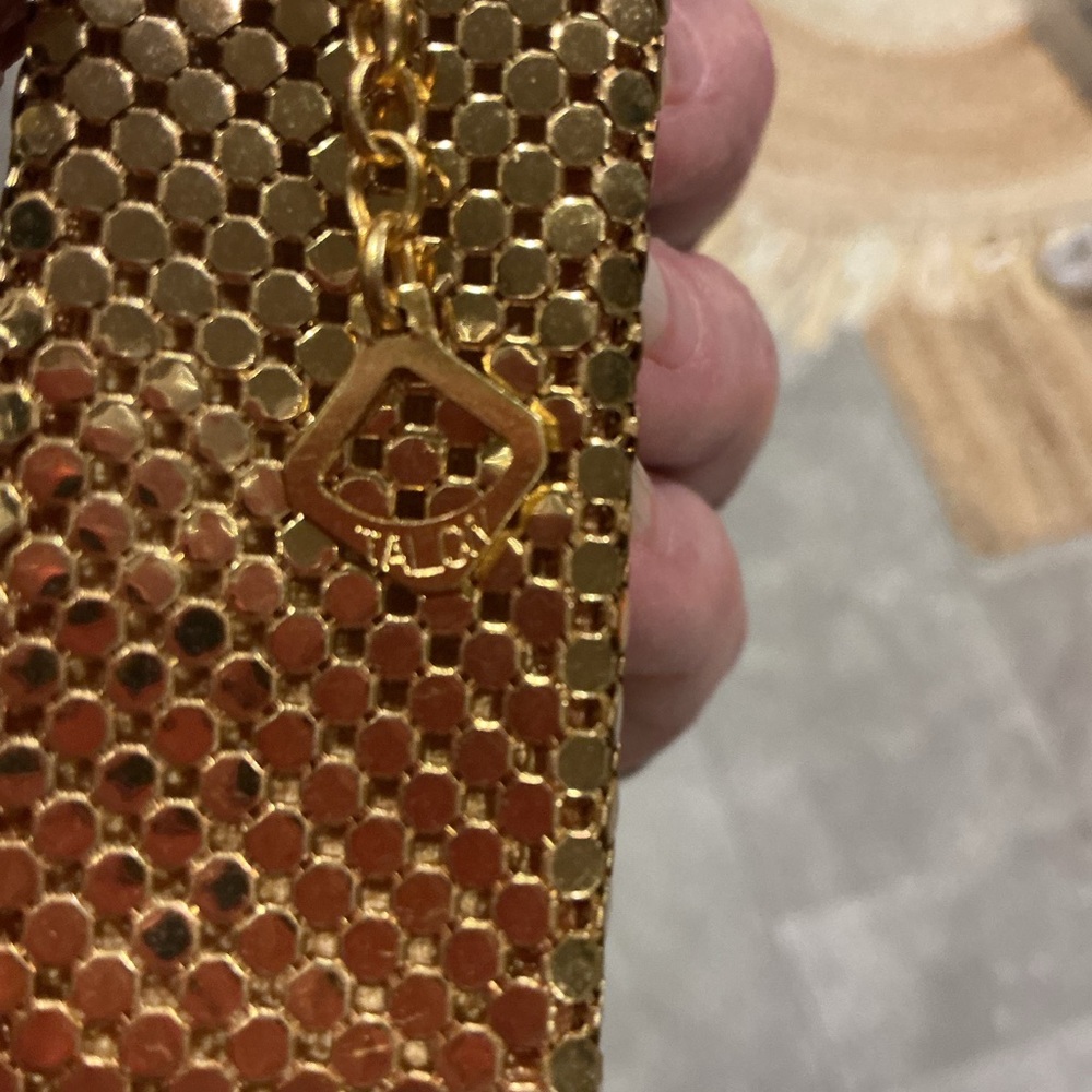 Whiting and Davis 1970’s Gold Mesh Cigarette Case - Picture 7 of 11